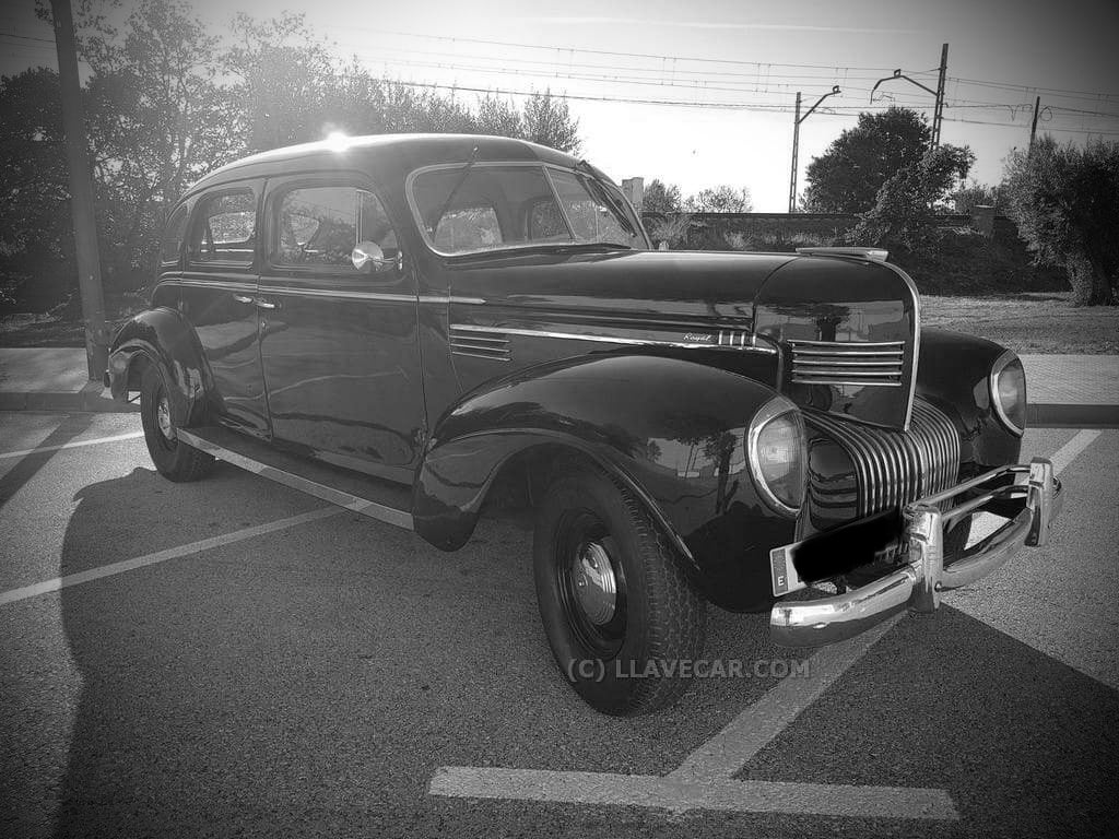 CHRYSLER ROYAL LIMOUSINA