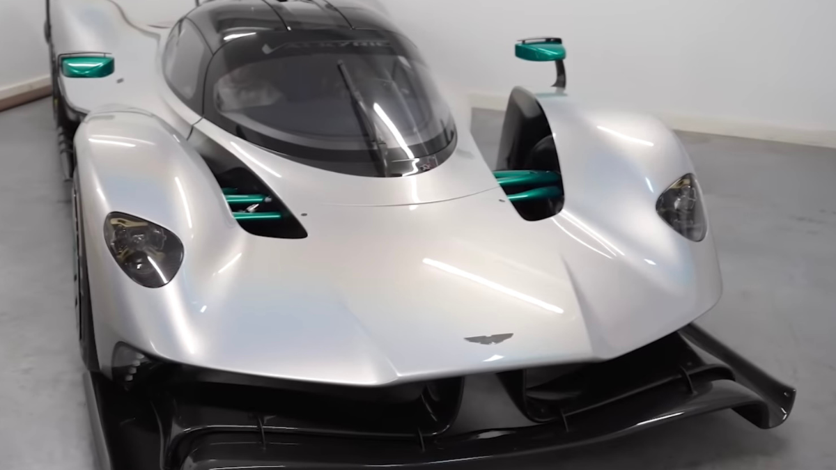 ASTON MARTIN VALKIRYE AMR PRO 1 DE 25