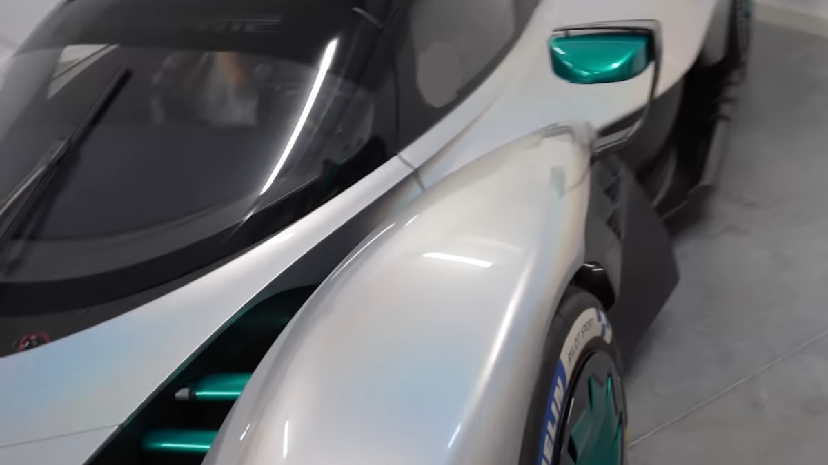 ASTON MARTIN VALKIRYE AMR PRO 1 DE 25