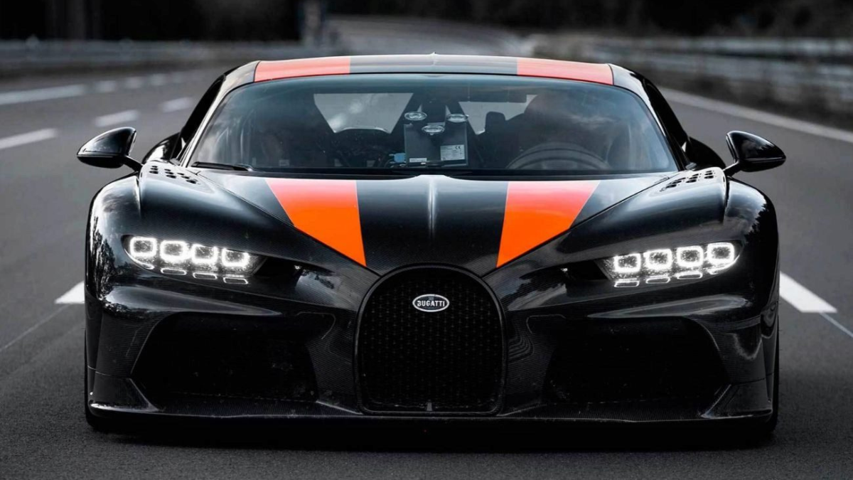 BUGATTI CHIRON SUPER SPORT 300+ 1 of 30