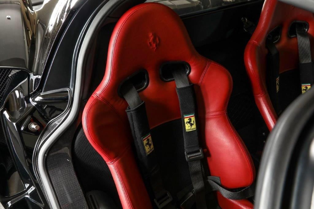FERRARI ENZO NEGRO