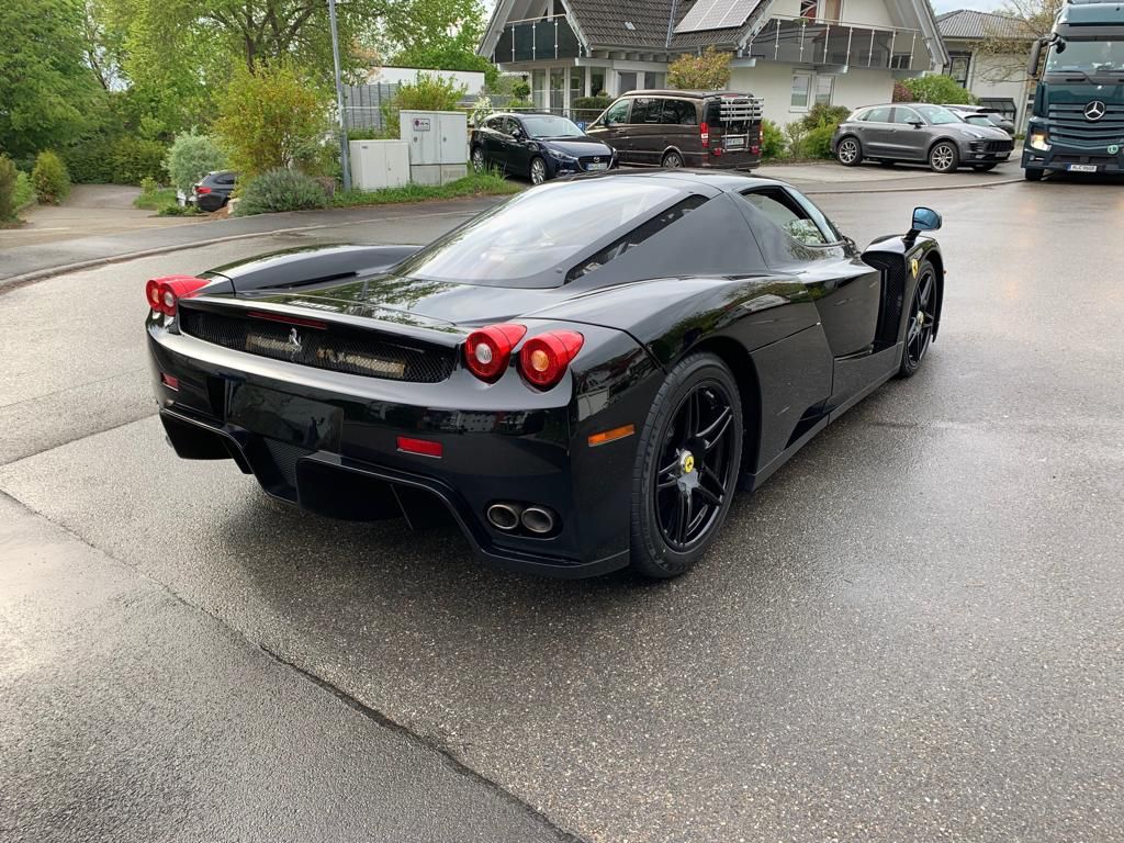 FERRARI ENZO NEGRO
