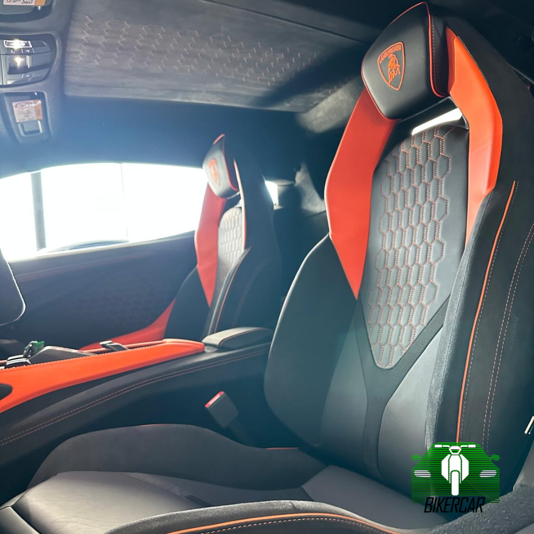 LAMBORGHINI REVUELTO 04/2024 | 790 km | Nero Nemesis | Suiza