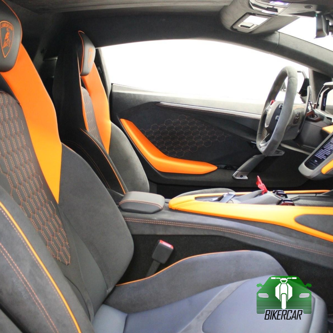 LAMBORGHINI REVUELTO 04/2024 | 790 km | Nero Nemesis | Suiza