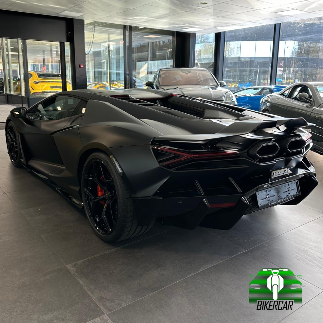 LAMBORGHINI REVUELTO 04/2024 | 790 km | Nero Nemesis | Suiza