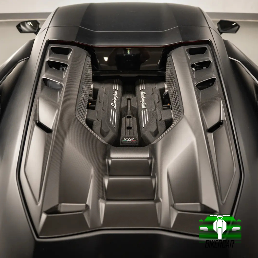 LAMBORGHINI REVUELTO 2024 | 1.753 km | Nero Nemesis Matt | Francia