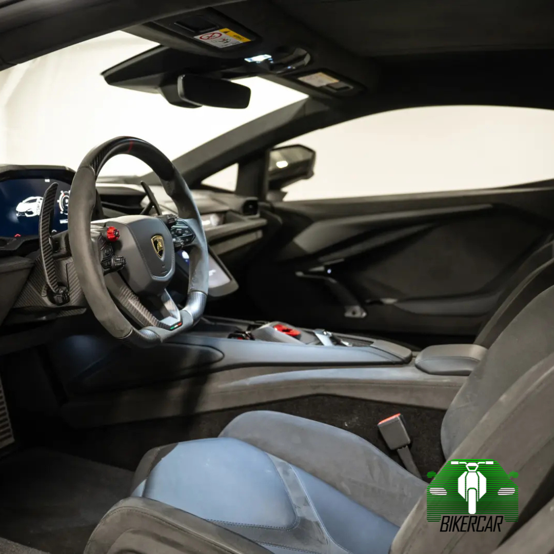 LAMBORGHINI REVUELTO 2024 | 1.753 km | Nero Nemesis Matt | Francia