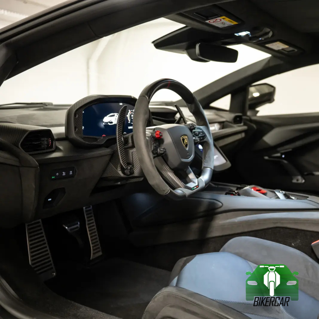 LAMBORGHINI REVUELTO 2024 | 1.753 km | Nero Nemesis Matt | Francia