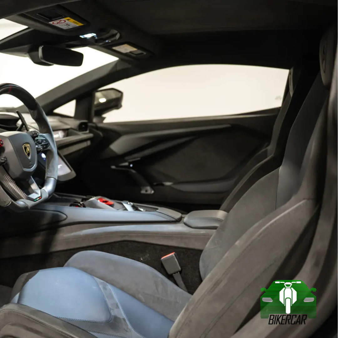 LAMBORGHINI REVUELTO 2024 | 1.753 km | Nero Nemesis Matt | Francia