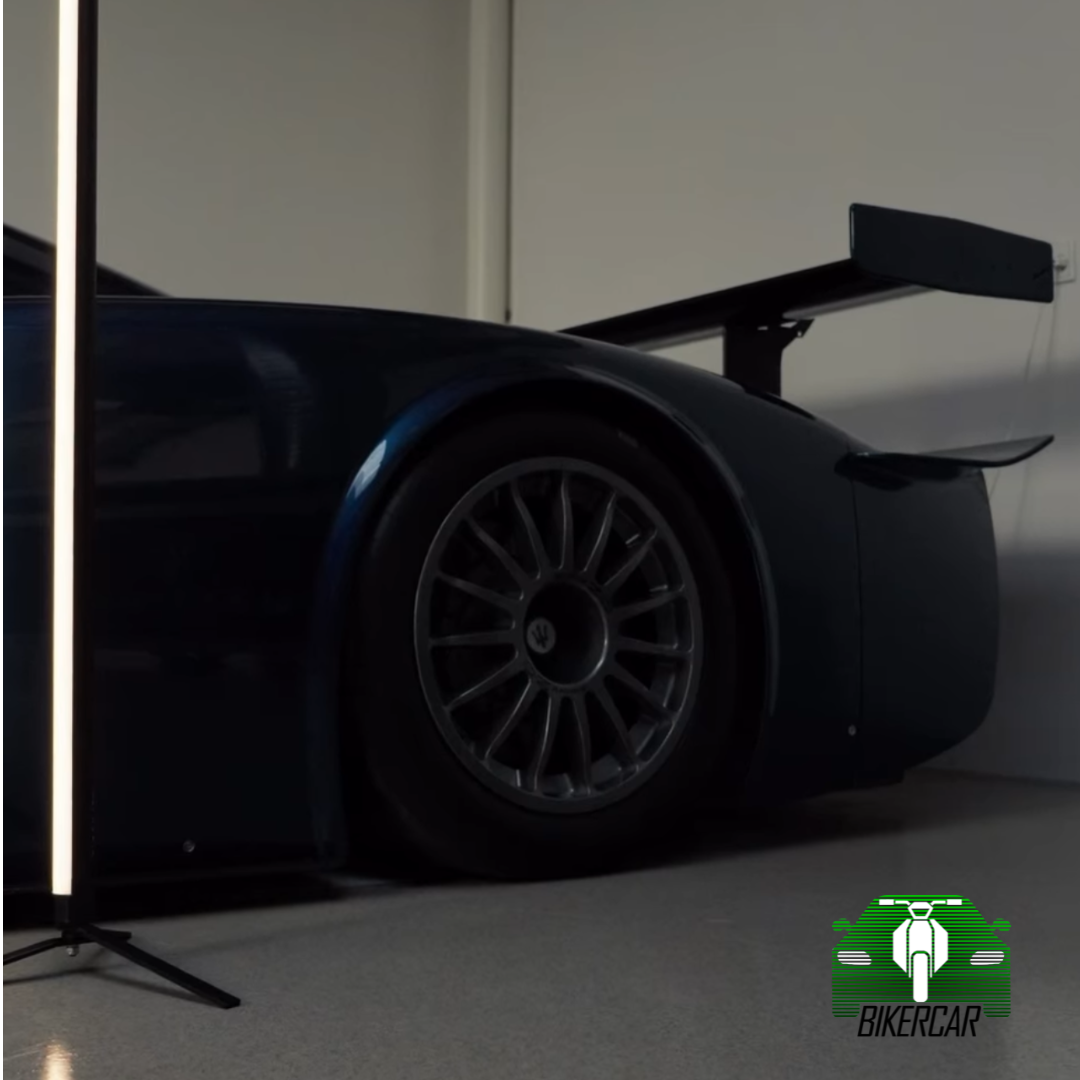 MASERATI MC12 CORSE 2006 | under 1.000 km | Azul | Unidad de Colección
