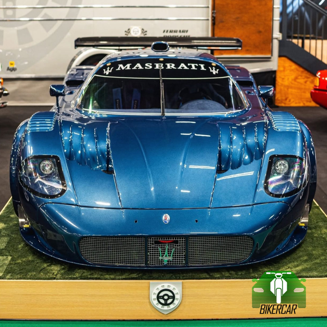 MASERATI MC12 CORSE 2006 | under 1.000 km | Azul | Unidad de Colección