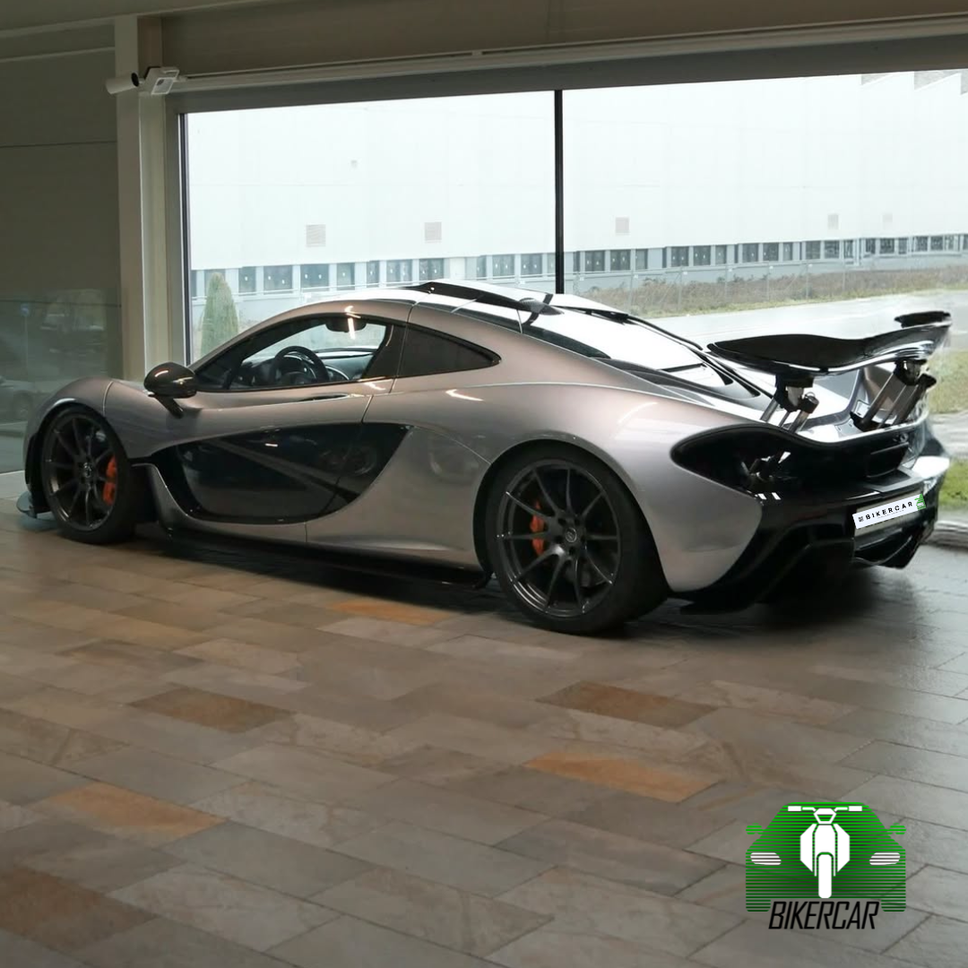 MCLAREN P1 1 of 375 | 2015 | 2.500 km | Titanium Silver | Suiza