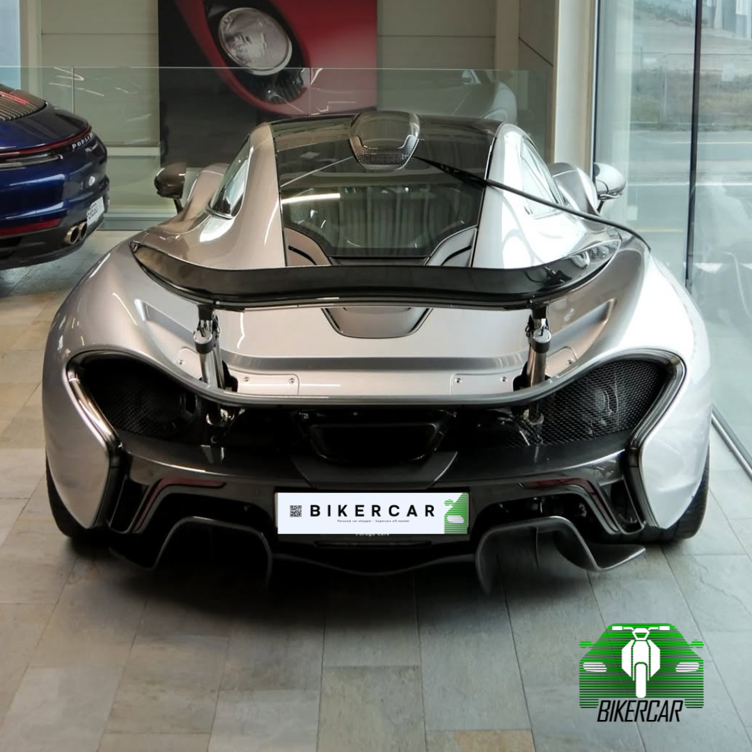 MCLAREN P1 1 of 375 | 2015 | 2.500 km | Titanium Silver | Suiza