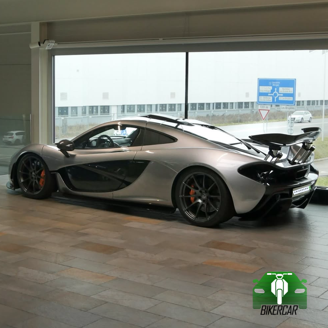 MCLAREN P1 1 of 375 | 2015 | 2.500 km | Titanium Silver | Suiza