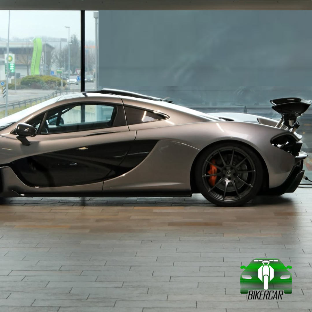 MCLAREN P1 1 of 375 | 2015 | 2.500 km | Titanium Silver | Suiza