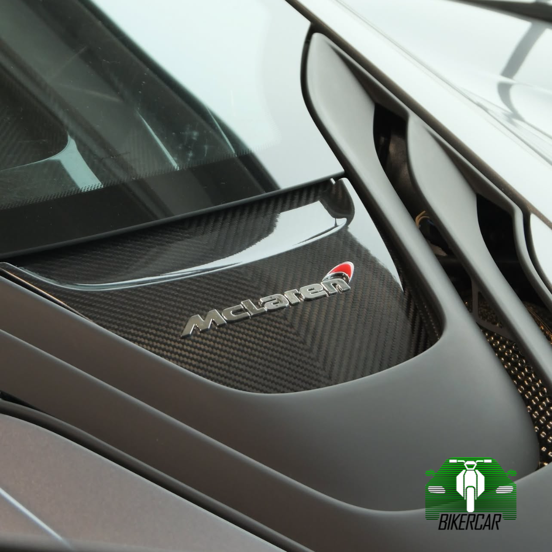 MCLAREN P1 1 of 375 | 2015 | 2.500 km | Titanium Silver | Suiza
