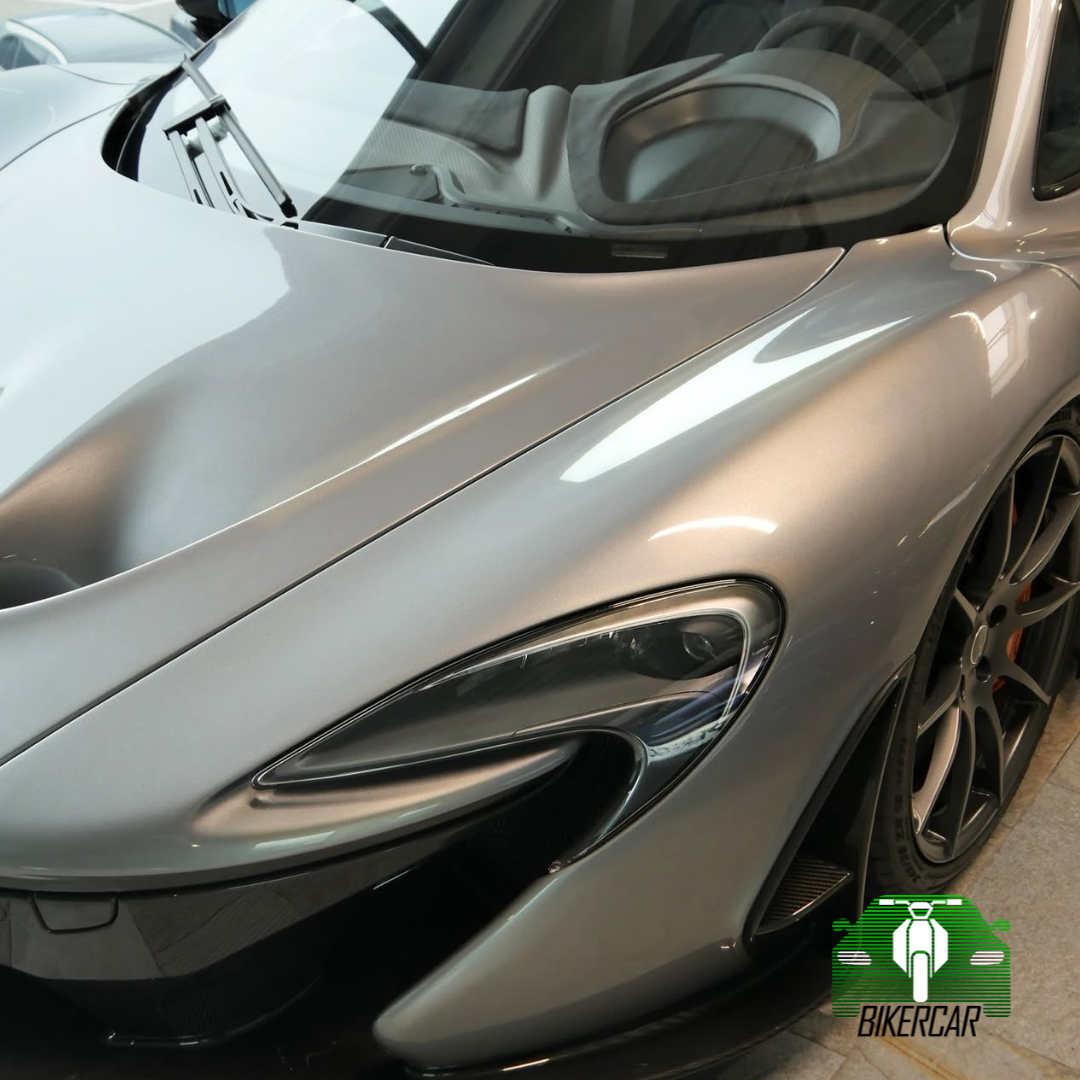 MCLAREN P1 1 of 375 | 2015 | 2.500 km | Titanium Silver | Suiza