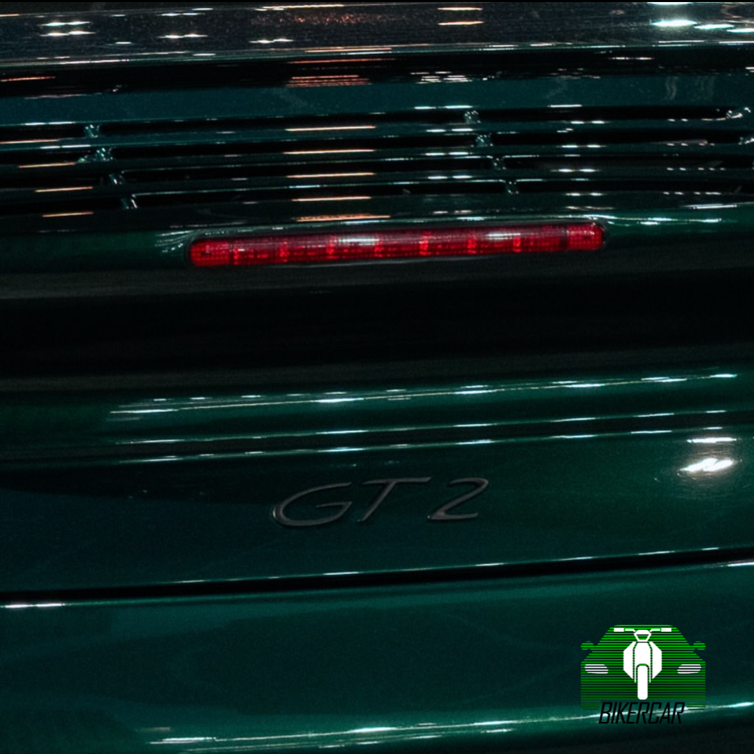 PORSCHE 996 GT2 2002 | 23.000 km | Jungle Green | Unidad Única | Italia