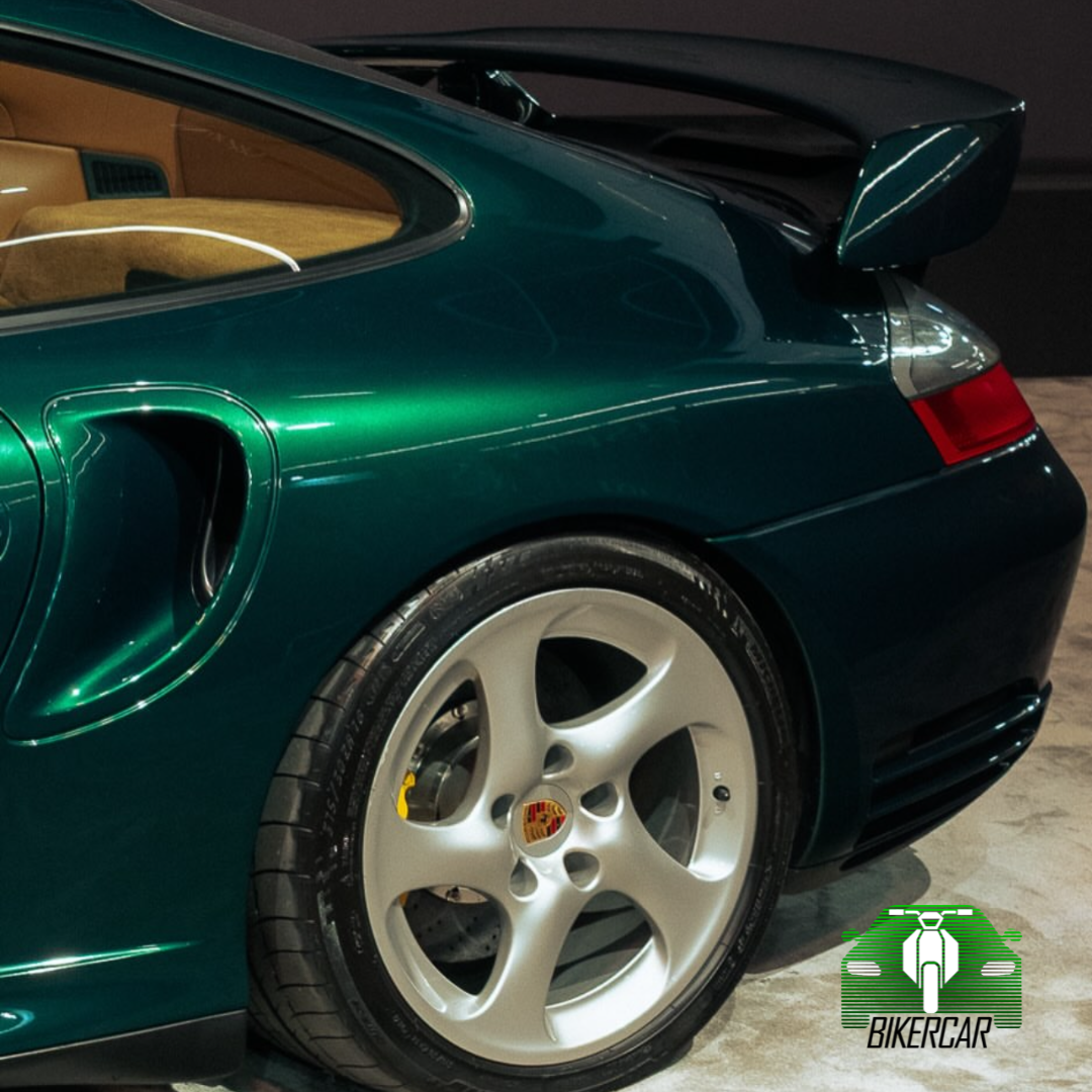 PORSCHE 996 GT2 2002 | 23.000 km | Jungle Green | Unidad Única | Italia