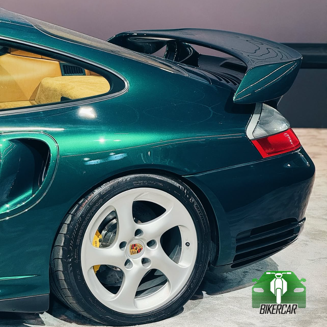 PORSCHE 996 GT2 2002 | 23.000 km | Jungle Green | Unidad Única | Italia