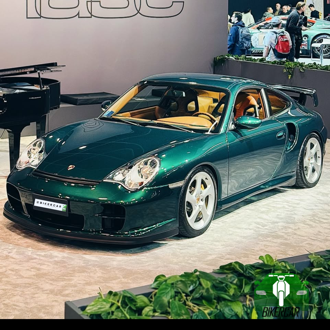 PORSCHE 996 GT2 2002 | 23.000 km | Jungle Green | Unidad Única | Italia