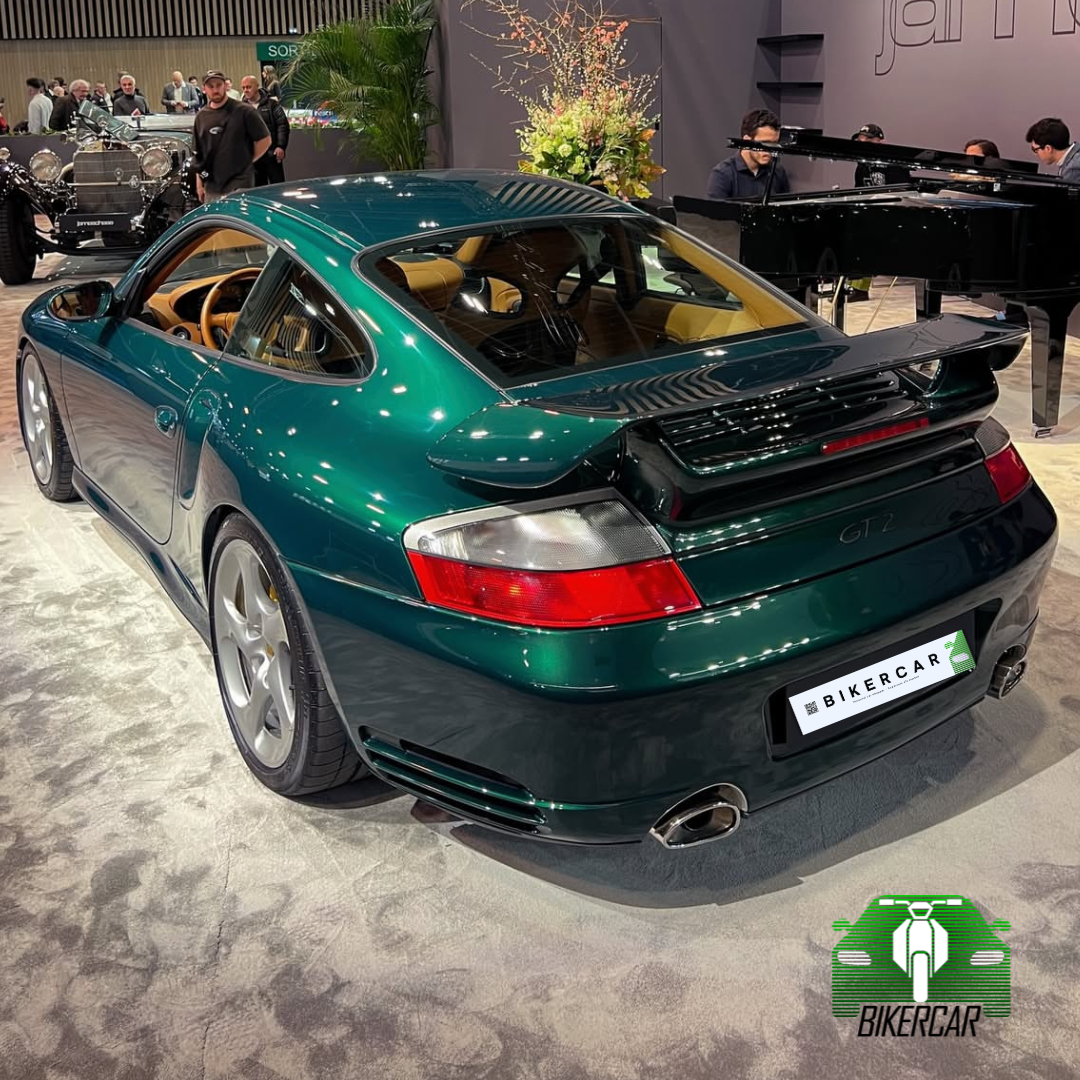 PORSCHE 996 GT2 2002 | 23.000 km | Jungle Green | Unidad Única | Italia