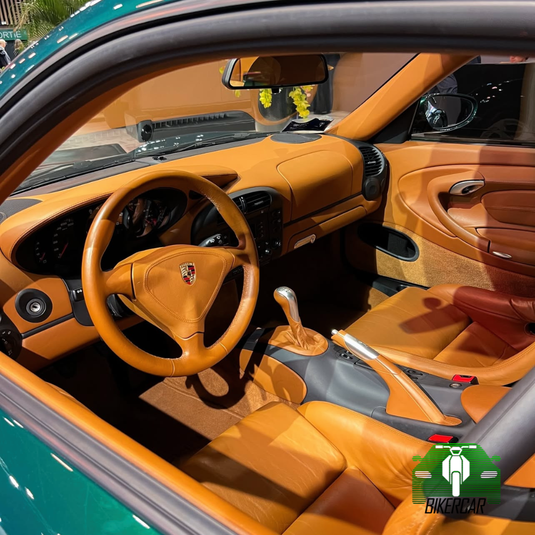PORSCHE 996 GT2 2002 | 23.000 km | Jungle Green | Unidad Única | Italia